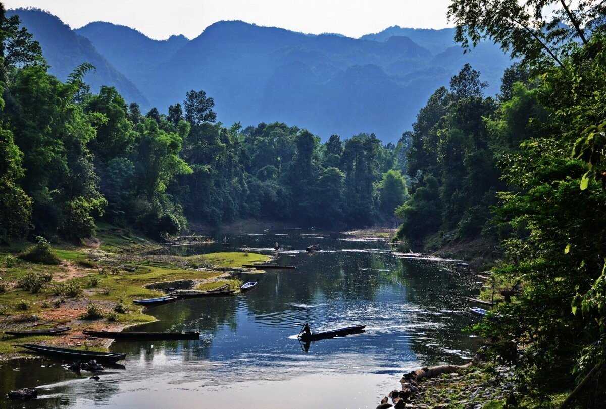 Самая полноводная река в азии. Река Меконг Лаос. Долина реки Меконг Вьетнам. Лаос река Меконг Лаос. Камбоджа река Меконг.
