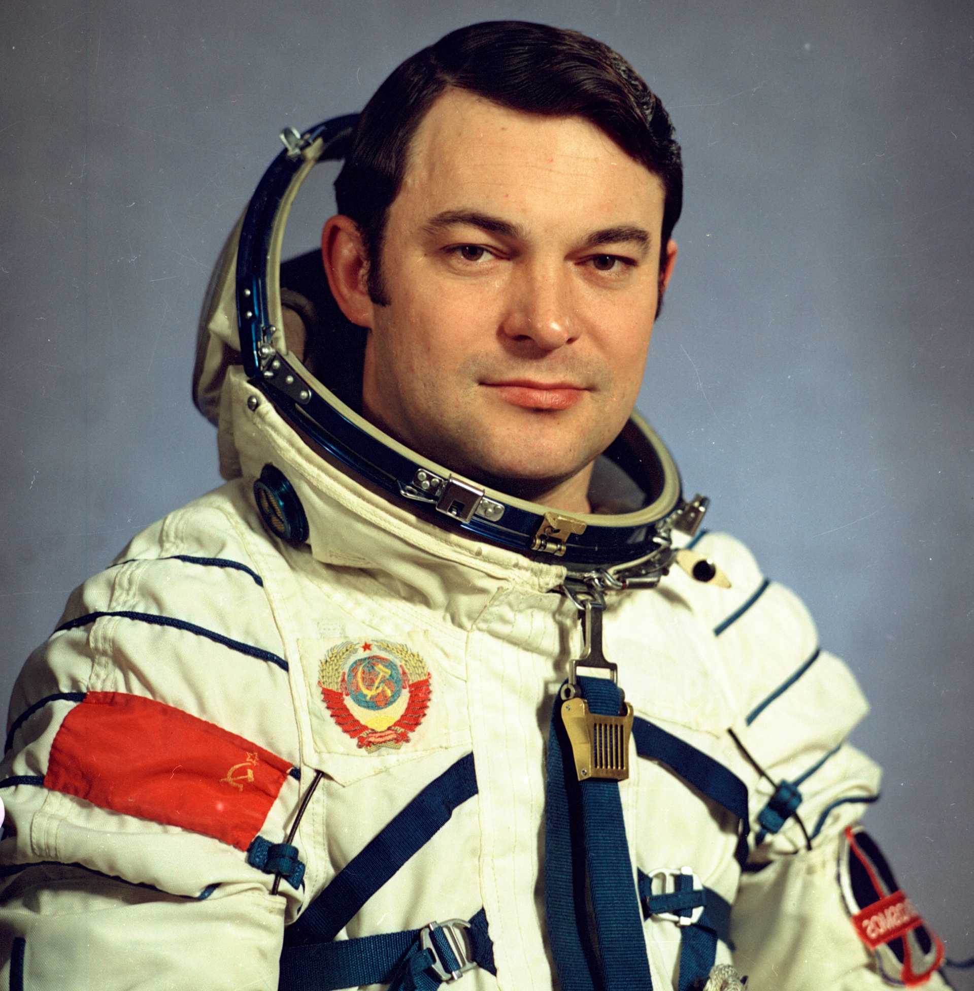 Космонавт романенко юрий викторович