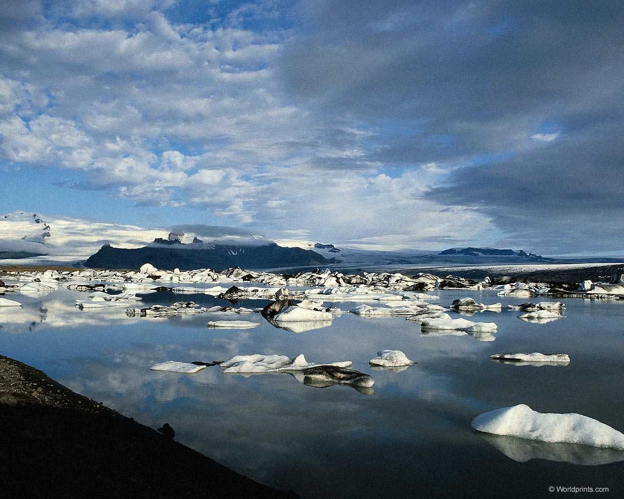 Береговая линия берингово. Берингово море. Чукотское море Северный Ледовитый океан. Берингово море Россия. Чукотка берег Ледовитого океана.